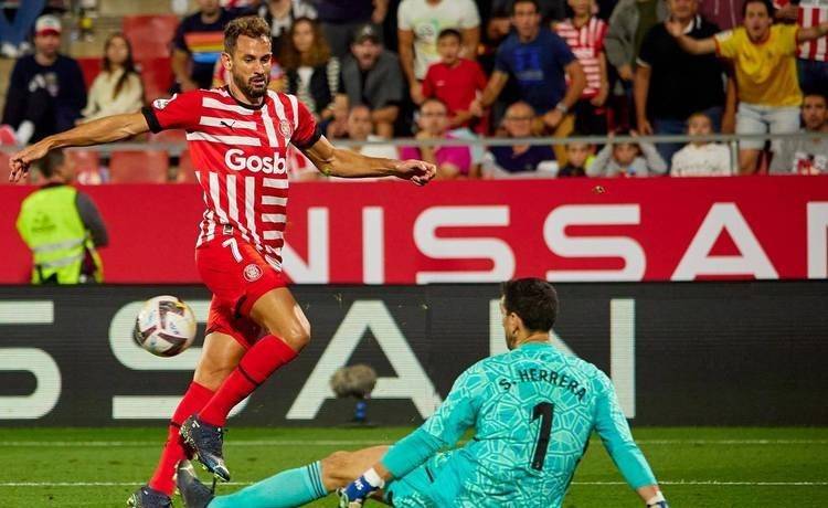 西甲冠军豪华引援!皇家马德里正式签下维拉利尔大将 西甲冠军豪华引援!皇家马德里正式签下维拉利尔大将