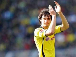 多特蒙德惨盘出局,卫冕之路迎难挑战 多特蒙德惨盘出局,卫冕之路迎难挑战