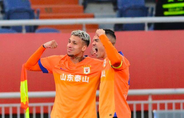 基辅迪纳摩状态神勇,成为强队热门 基辅迪纳摩状态神勇,成为强队热门