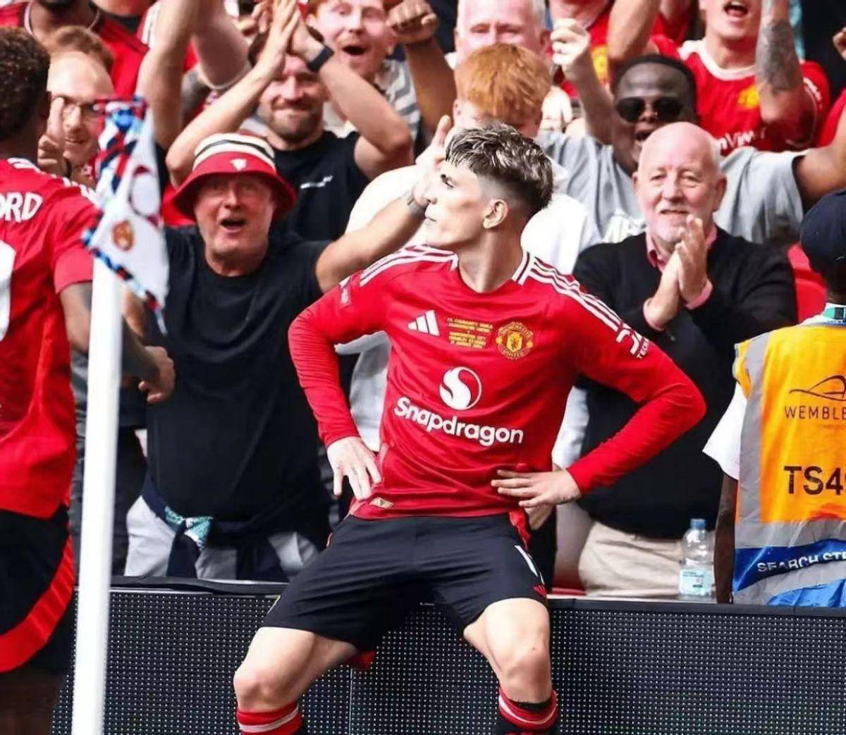 阿森纳战术转变成功,全队整体实力有所提高 阿森纳战术转变成功,全队整体实力有所提高