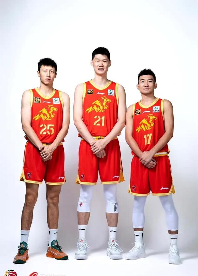 深圳群英主场战胜重庆斯威,保持不败 深圳群英主场战胜重庆斯威,保持不败