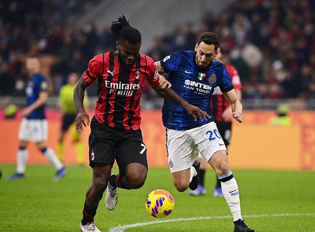 沙尔克04客场逆转战绩,反弹态势明显 沙尔克04客场逆转战绩,反弹态势明显