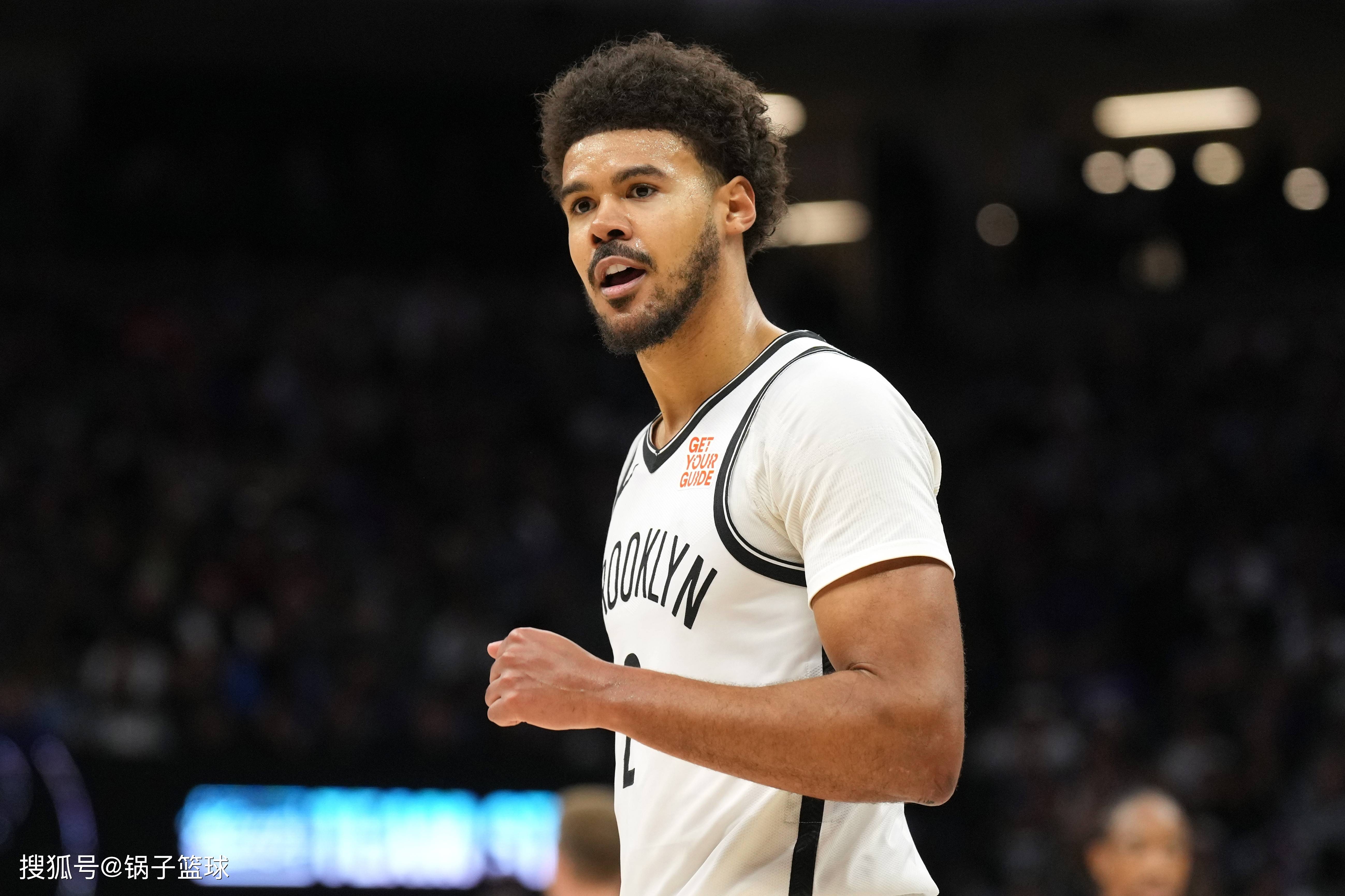 马刺客场惨败,德罗赞虽拼尽全力仍难奏效 马刺客场惨败,德罗赞虽拼尽全力仍难奏效