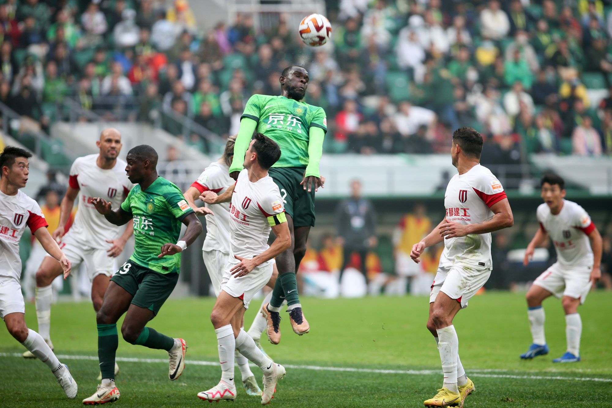 建业主场不敌国安,遗憾失利 建业主场不敌国安,遗憾失利