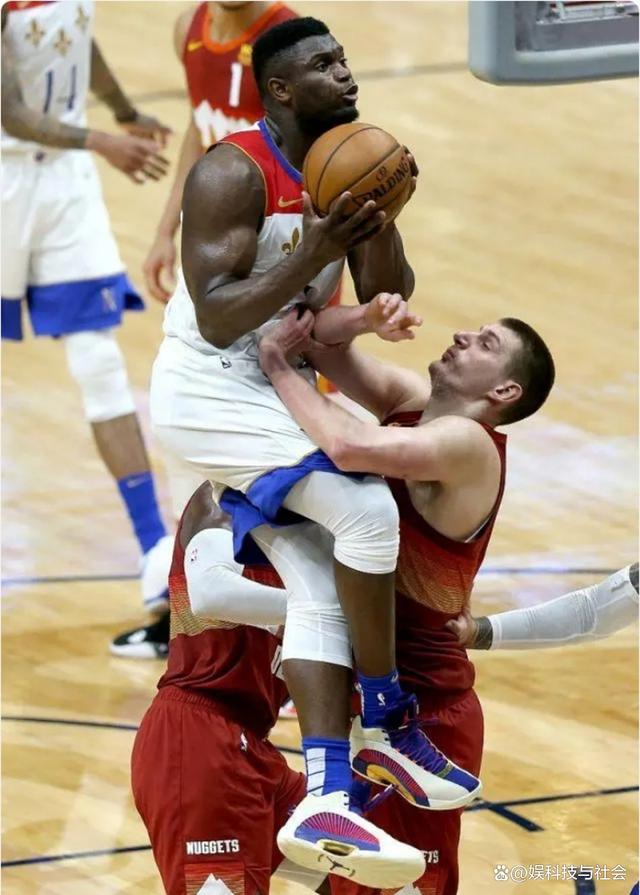 勇士主场击败老鹰,赢得四连胜! 勇士主场击败老鹰,赢得四连胜!