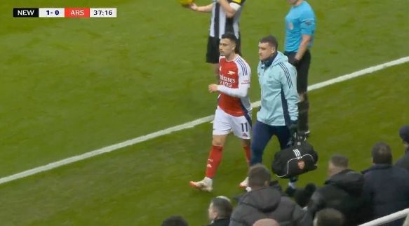 篮网队遭遇重大伤病困扰,球队士气受挫 篮网队遭遇重大伤病困扰,球队士气受挫