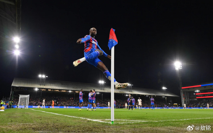 水晶宫客场逆转战胜斯旺西,保级希望加大 水晶宫客场逆转战胜斯旺西,保级希望加大