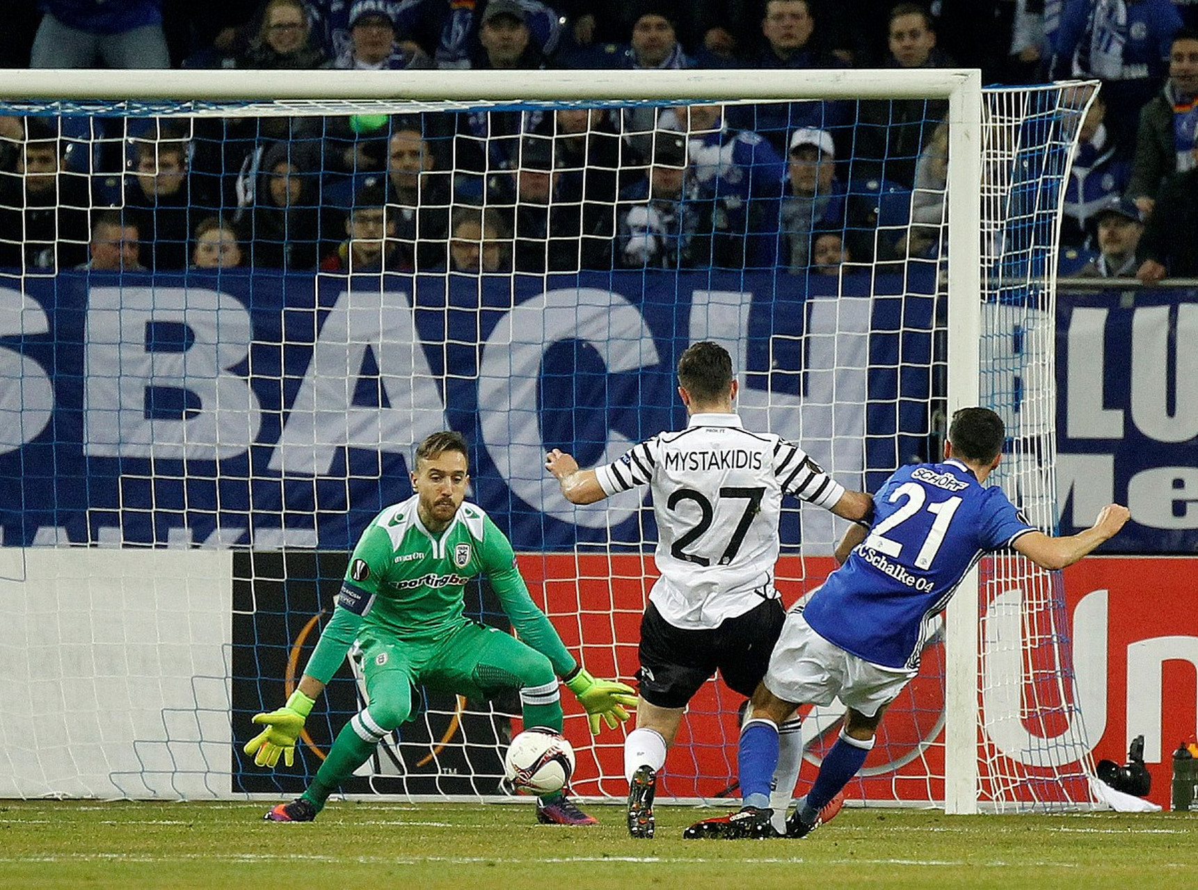 沙尔克04客场击败奥斯纳布吕克,精神焕发 沙尔克04客场击败奥斯纳布吕克,精神焕发