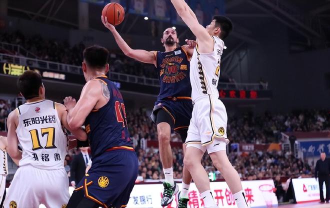 FB体育官方网站-甘肃男篮惊险胜出,实现逆转胜利