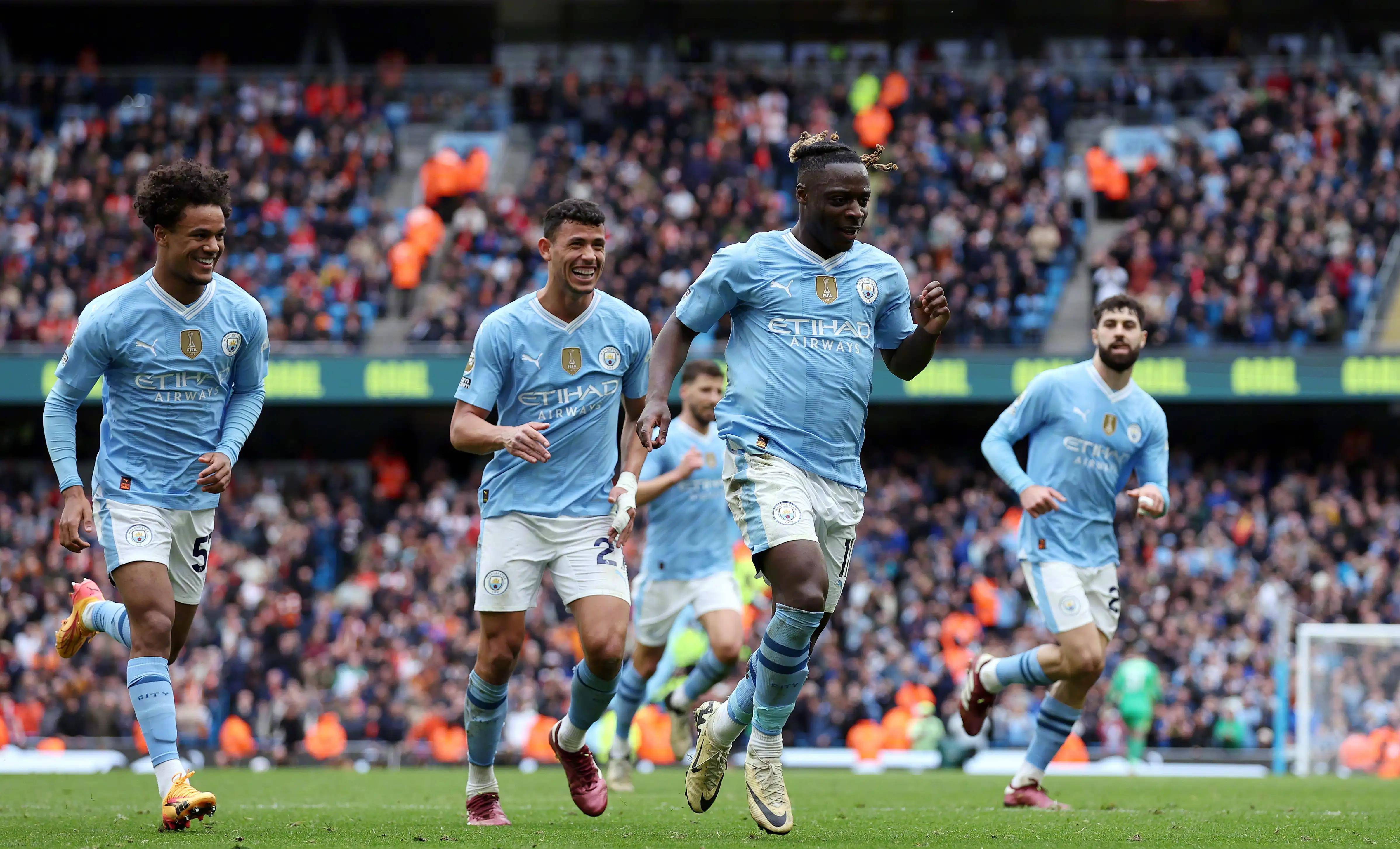 曼城豪取十连胜,雄踞积分榜榜首 曼城豪取十连胜,雄踞积分榜榜首