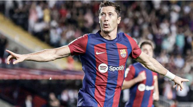 巨星爆发!梅开二度帮助球队逆转! 巨星爆发!梅开二度帮助球队逆转!