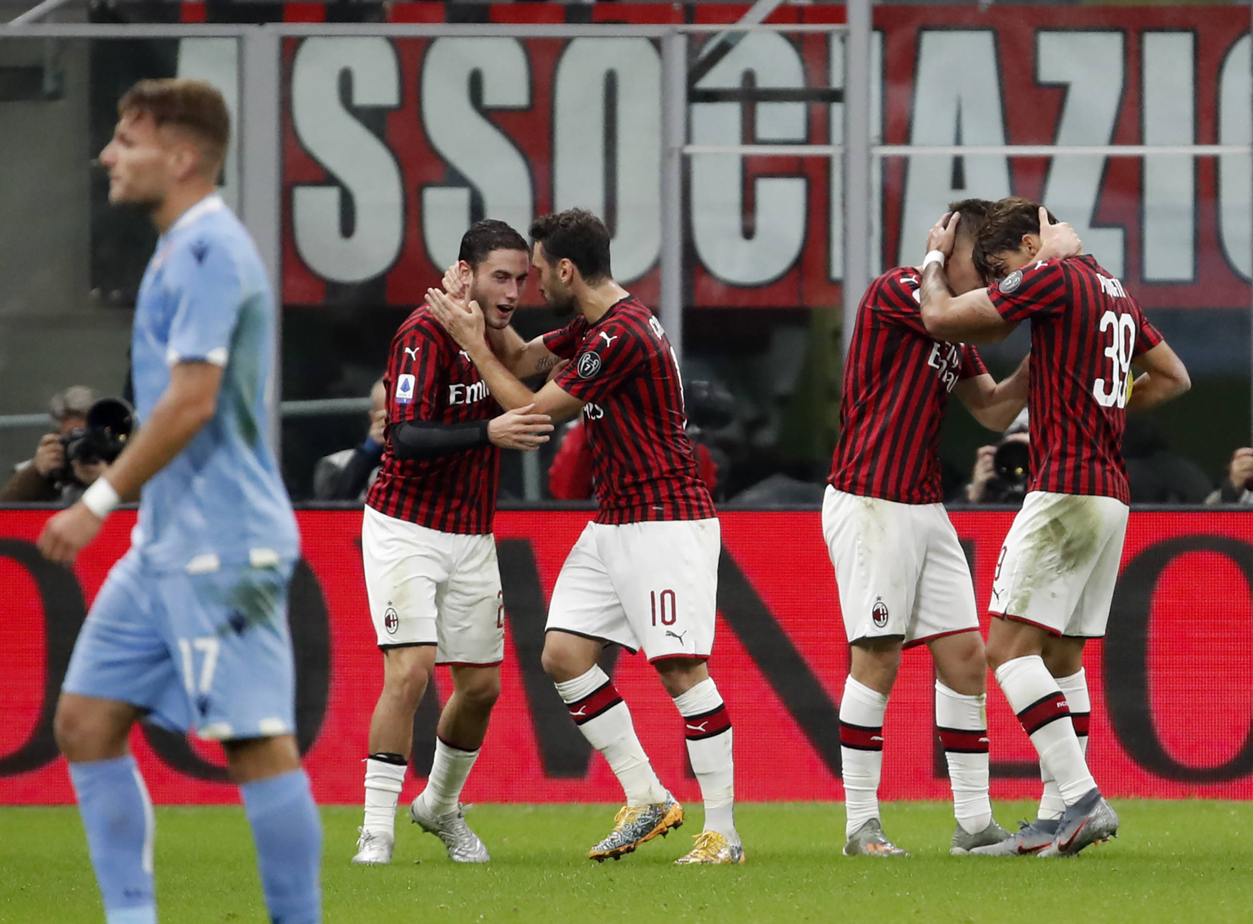 阿贾克斯赢得关键胜利,挺进欧洲杯4强 阿贾克斯赢得关键胜利,挺进欧洲杯4强