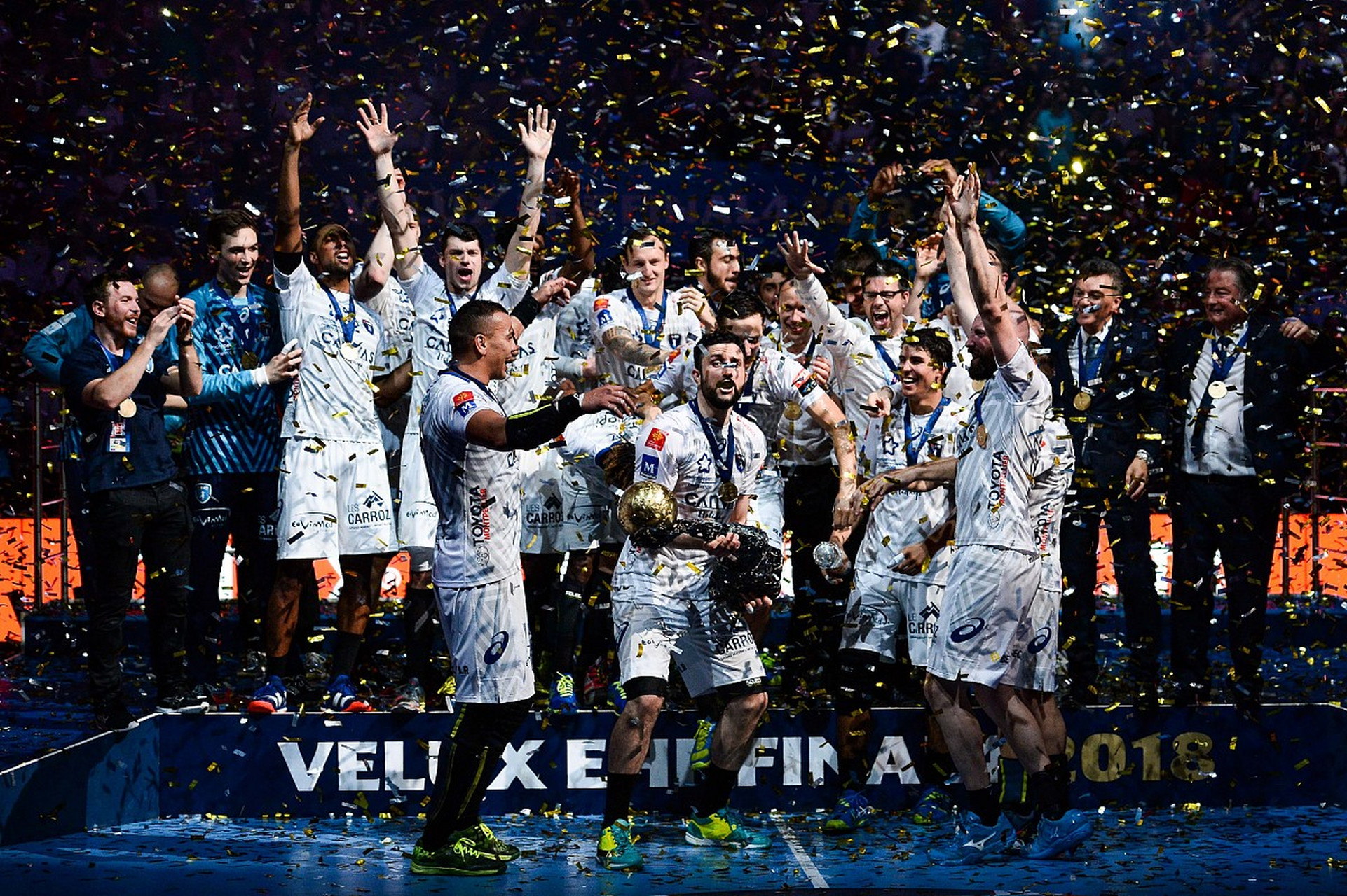 热那亚展翅翱翔,冲击联赛前十 热那亚展翅翱翔,冲击联赛前十