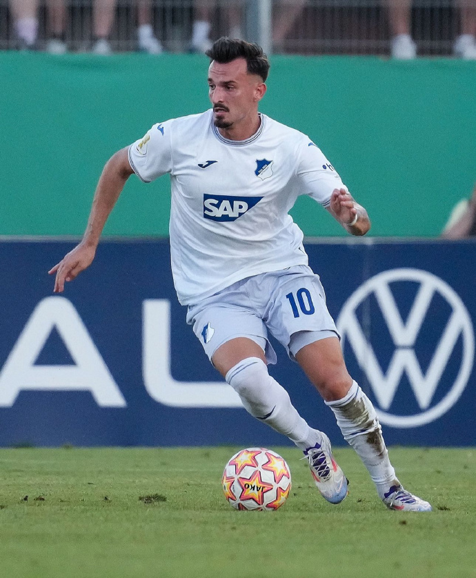 小组终结连败,霍芬海姆取得赛季首胜 小组终结连败,霍芬海姆取得赛季首胜