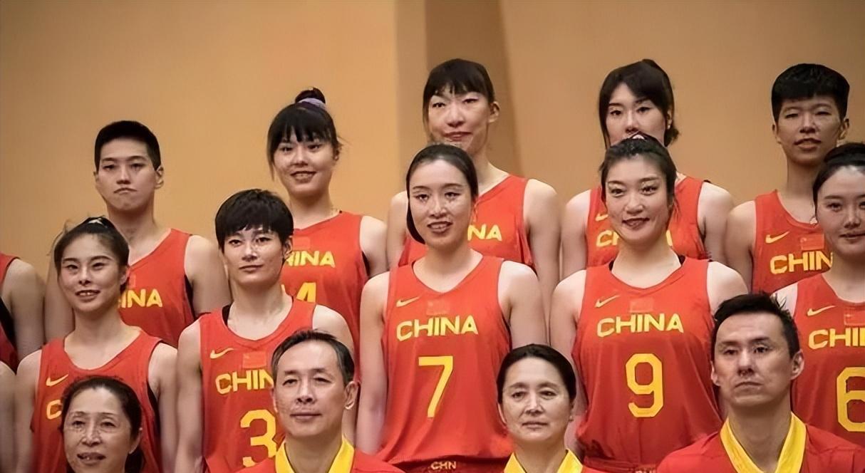 湖北女篮团结一心,豪取连胜 湖北女篮团结一心,豪取连胜