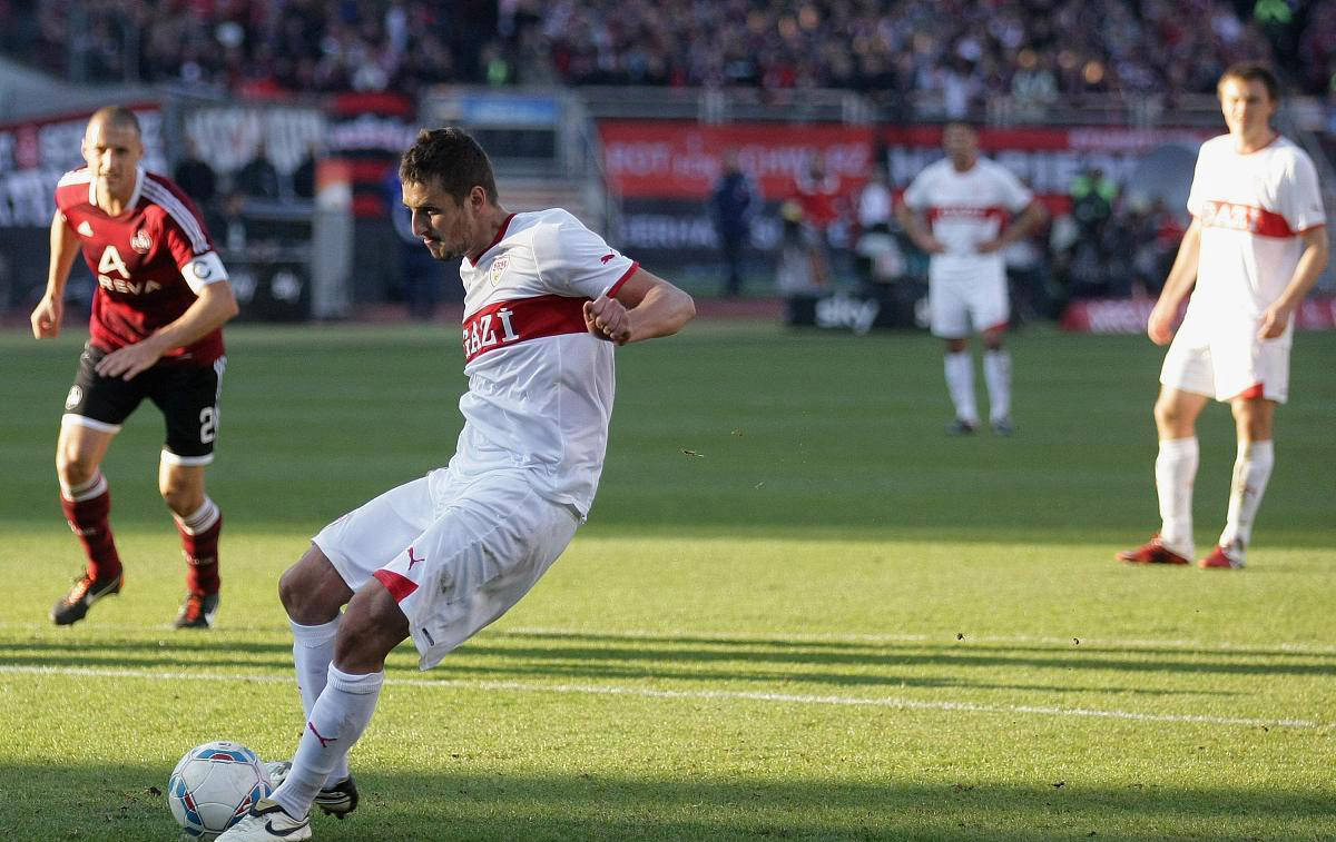 斯图加特客场逆转战胜,豪取联赛三连胜 斯图加特客场逆转战胜,豪取联赛三连胜