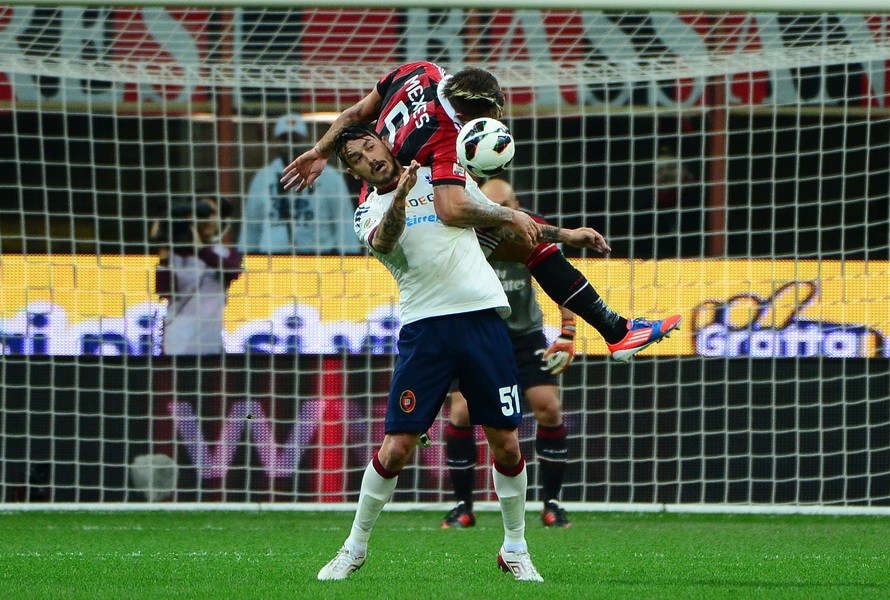 卡利亚里战平对手,深陷保级泥潭 卡利亚里战平对手,深陷保级泥潭