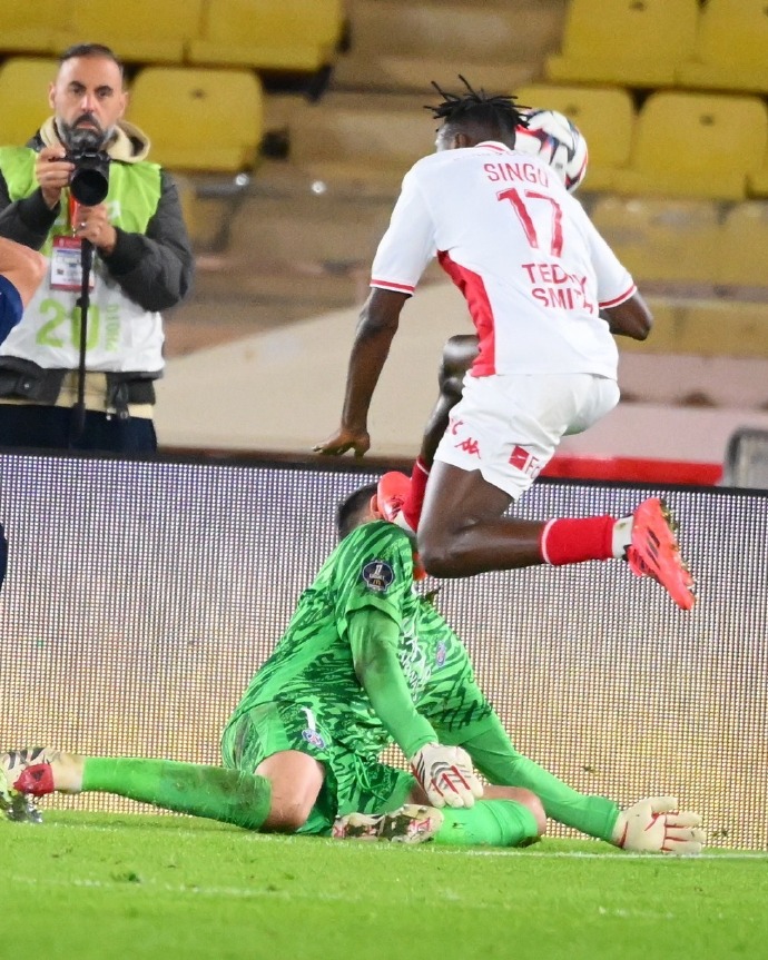 切尔西阵中多名球员受伤,教练组头疼 切尔西阵中多名球员受伤,教练组头疼