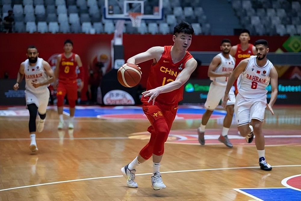 甘肃男篮主场夺冠,稳稳占据领先 甘肃男篮主场夺冠,稳稳占据领先