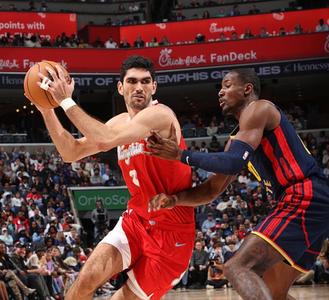 FB体育官方网站-拉什登主场击败对手,取得关键三分