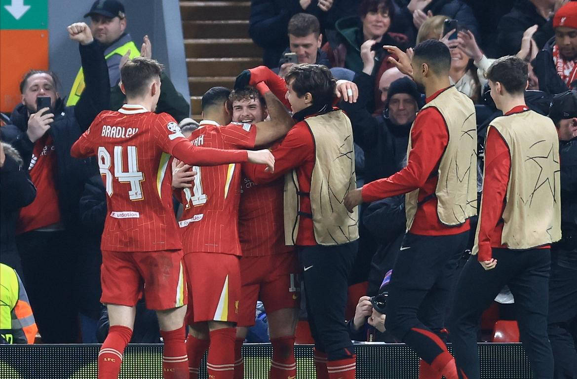 利物浦面对马德里竞技,双方展开激烈角逐 利物浦面对马德里竞技,双方展开激烈角逐