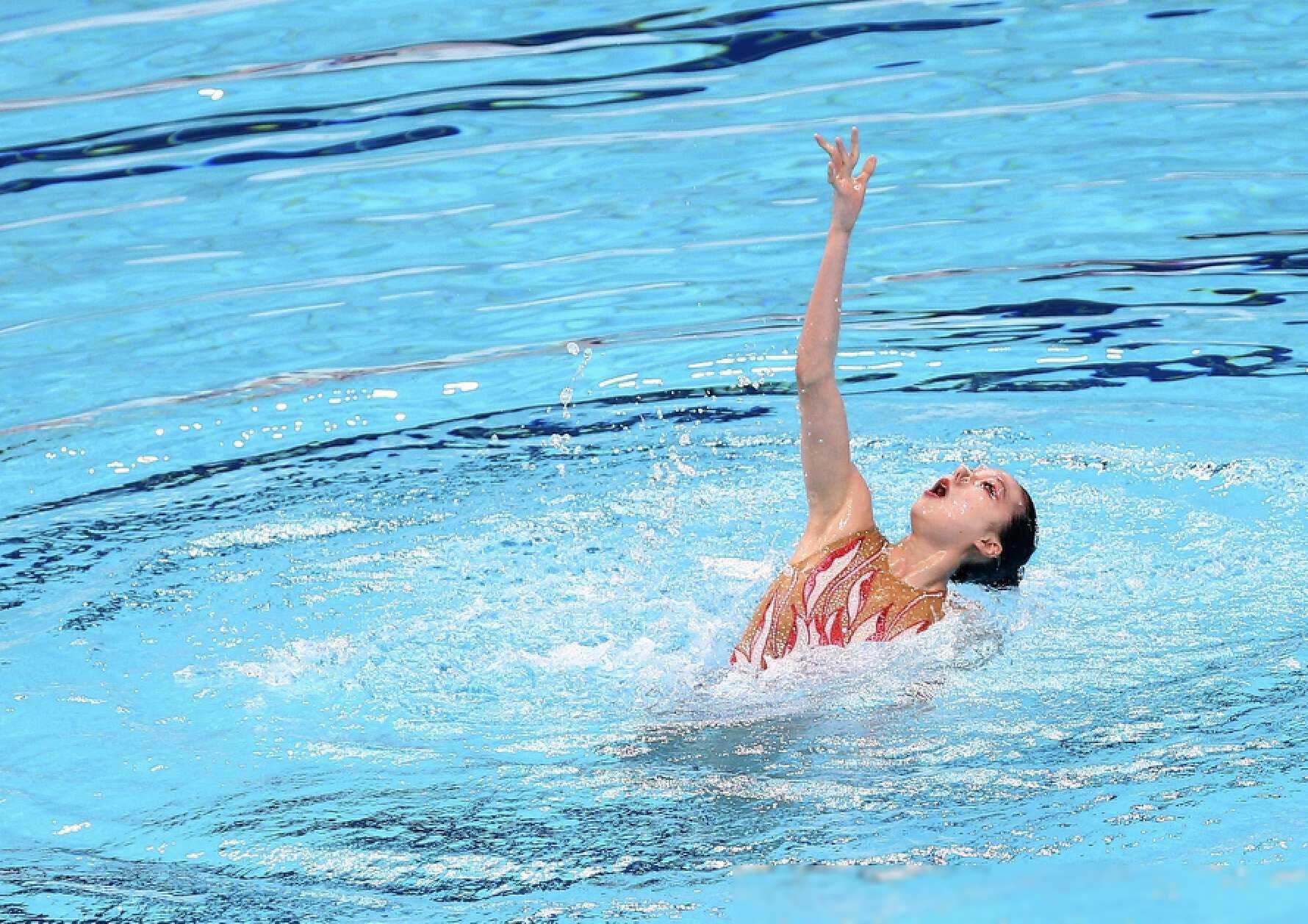 年轻后备球员崭露头角,展现出色表现获得赞誉 年轻后备球员崭露头角,展现出色表现获得赞誉