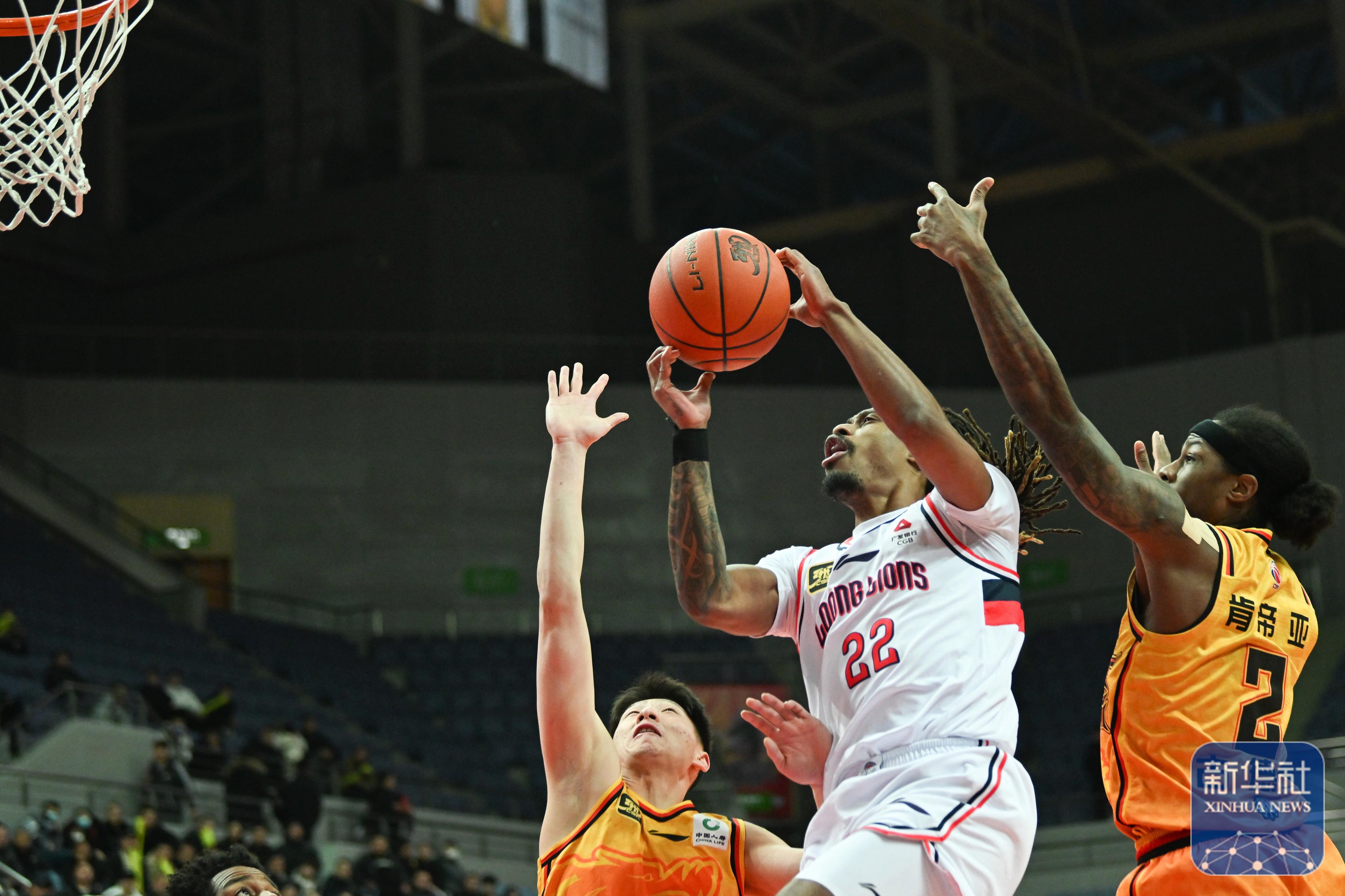 日本篮球联赛全明星赛东西区激战火花四溅 日本篮球联赛全明星赛东西区激战火花四溅