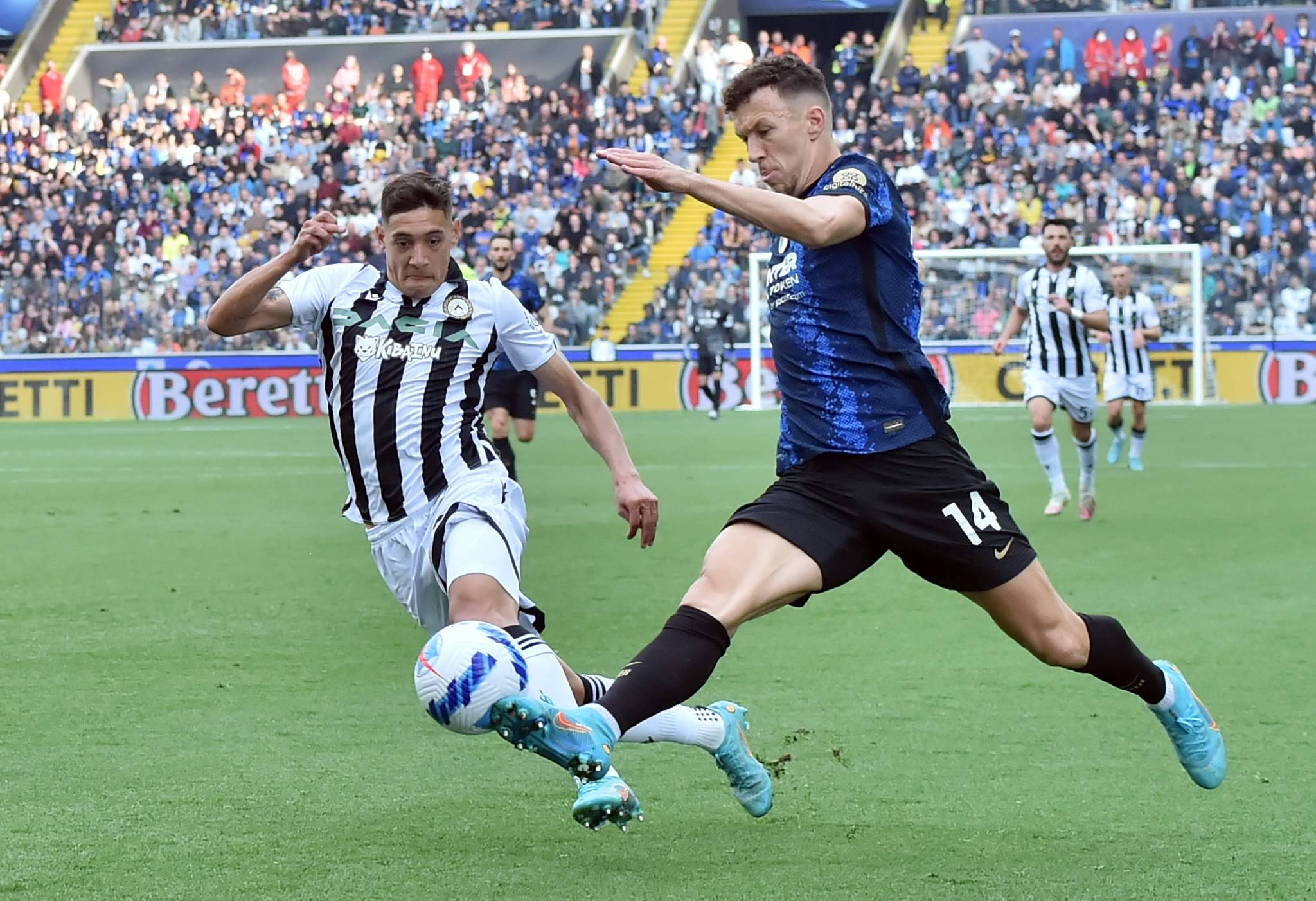 乌迪内斯迎战博洛尼亚,全力以赴 乌迪内斯迎战博洛尼亚,全力以赴