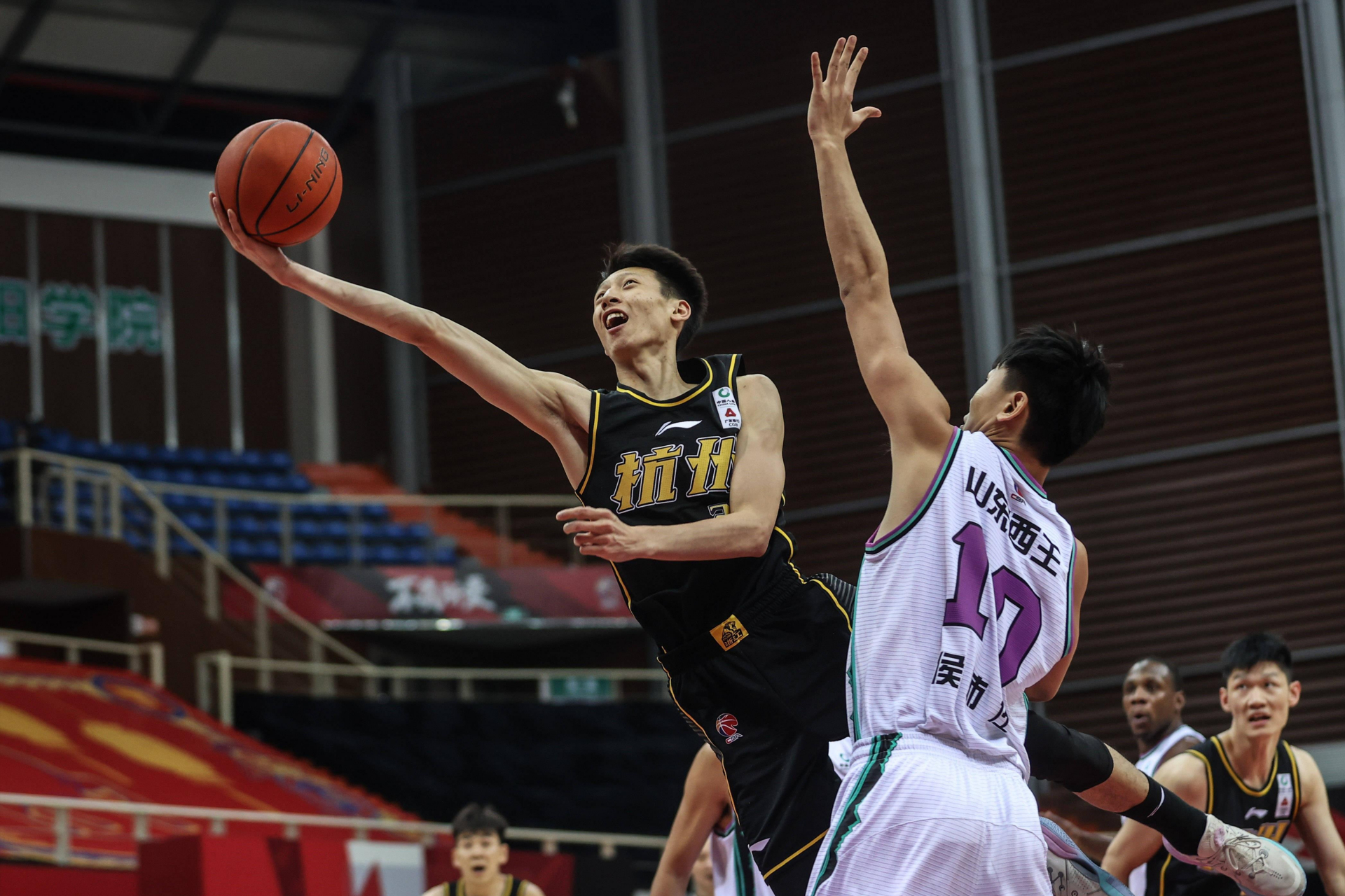 真人秀?CBA联赛球员新花样曝光 真人秀?CBA联赛球员新花样曝光