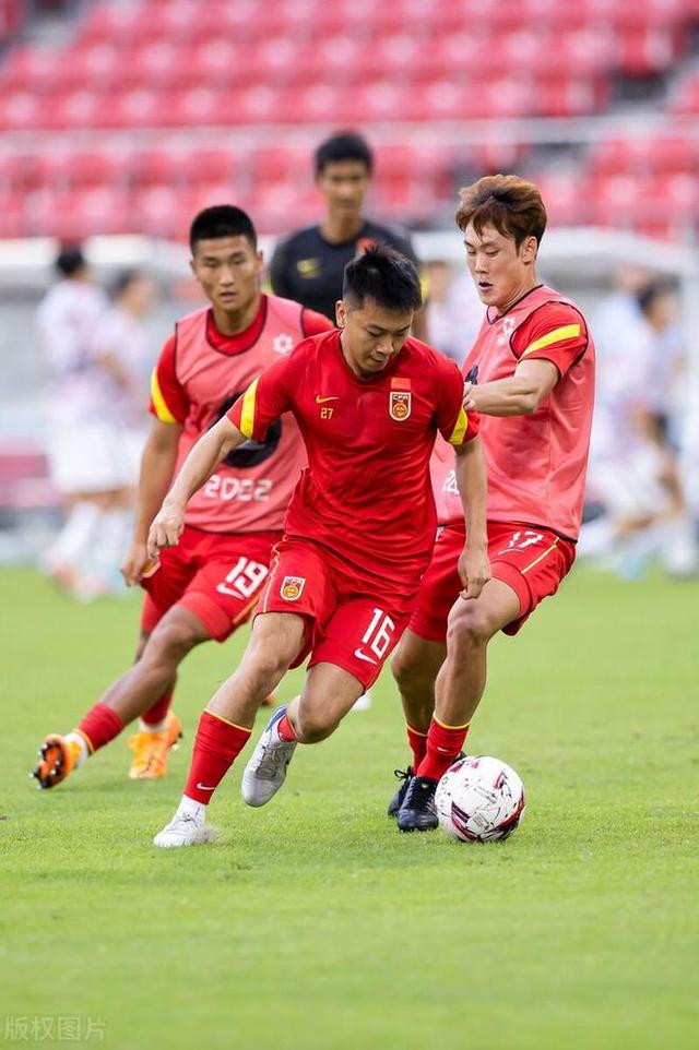中国足球队在全球比赛中展现实力 中国足球队在全球比赛中展现实力