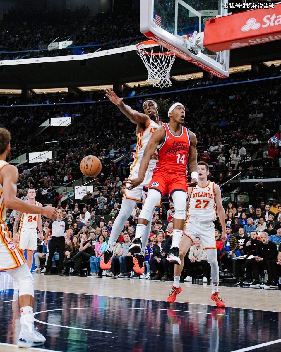 快船主场大胜,仍被逐渐拉开差距 快船主场大胜,仍被逐渐拉开差距