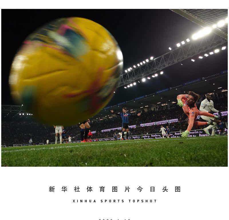 亚特兰大门将神勇扑球,帮助球队守住比分 亚特兰大门将神勇扑球,帮助球队守住比分