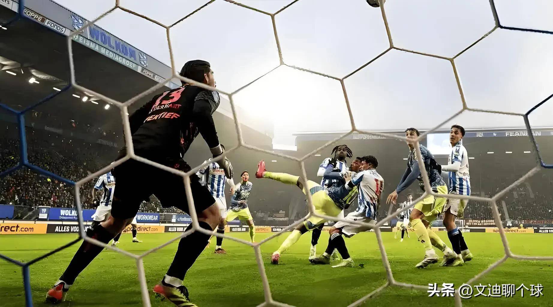 亚冠比赛上演悬念连连,球队实力对拼斗智斗勇 亚冠比赛上演悬念连连,球队实力对拼斗智斗勇