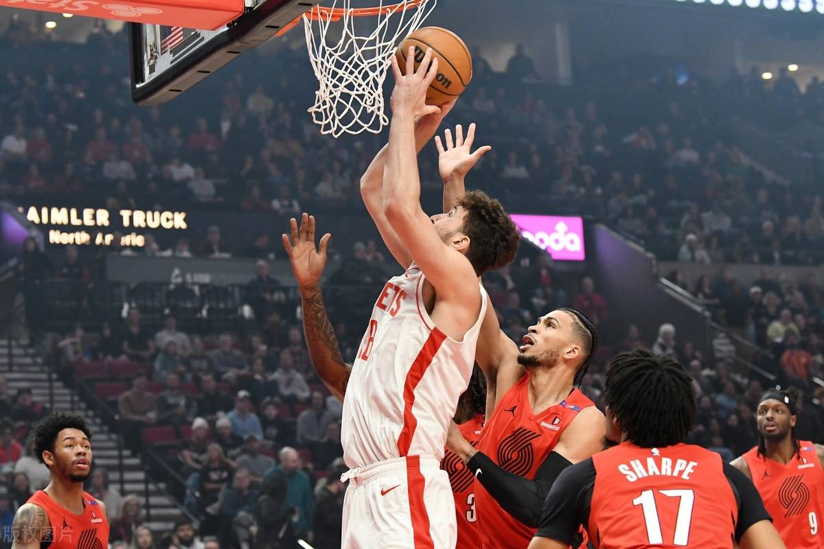 FB体育官网-火箭惨败开拓者,遭遇三连败