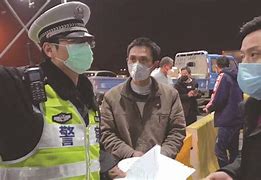 铁心防守!球队壁垒线全力守护大门 铁心防守!球队壁垒线全力守护大门