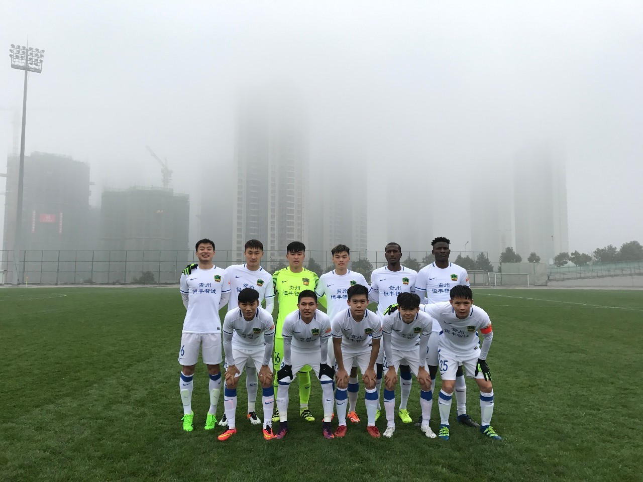 FB体育官网-贵州恒丰在比赛中力克对手,取得胜利
