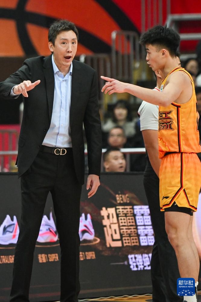 江苏男篮主场不敌安徽,遗憾失利! 江苏男篮主场不敌安徽,遗憾失利!