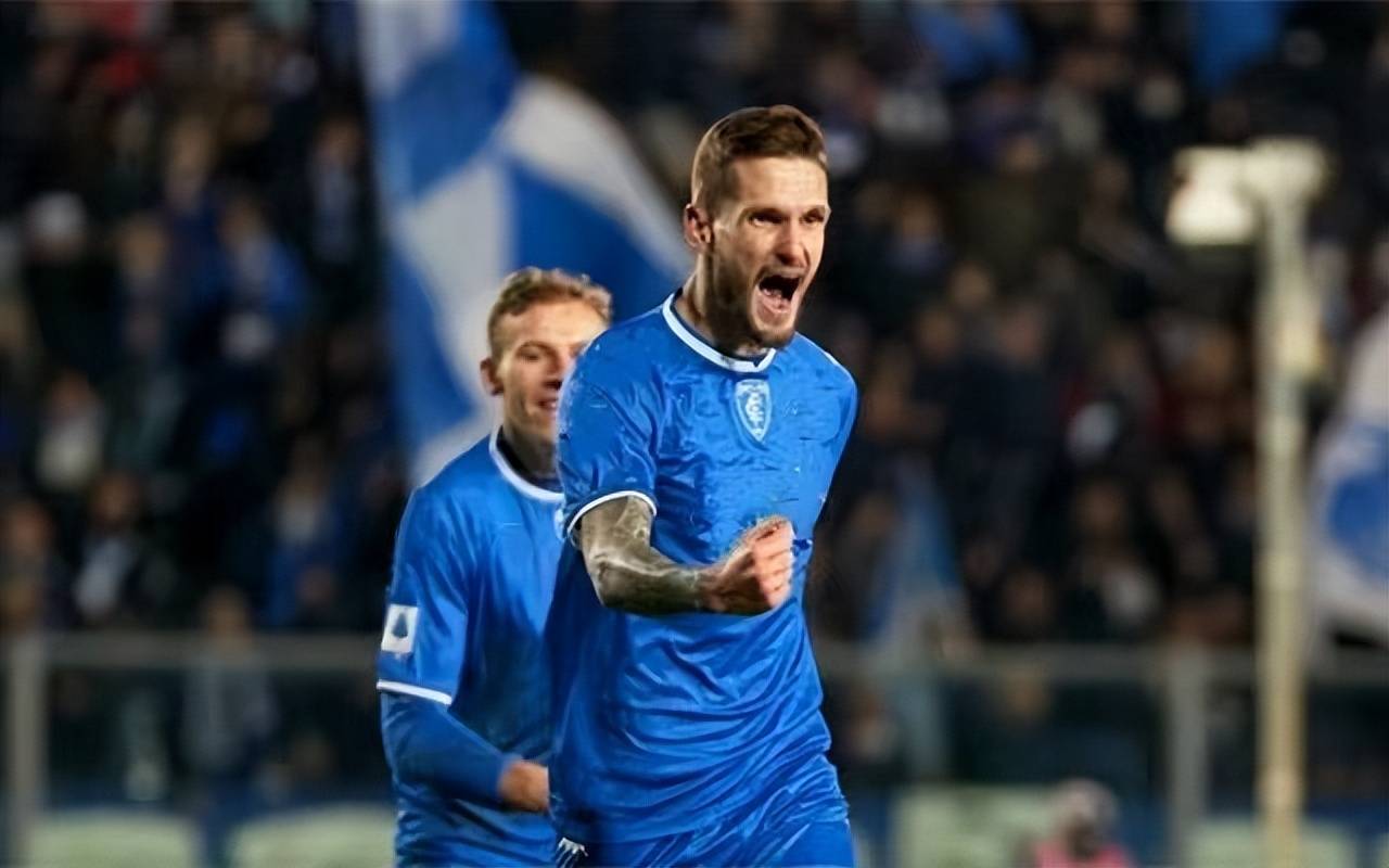 意甲联赛中球员个个状态火热,备受瞩目 意甲联赛中球员个个状态火热,备受瞩目