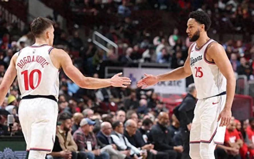 快船士气如虹,全队状态神勇斗志昂扬 快船士气如虹,全队状态神勇斗志昂扬