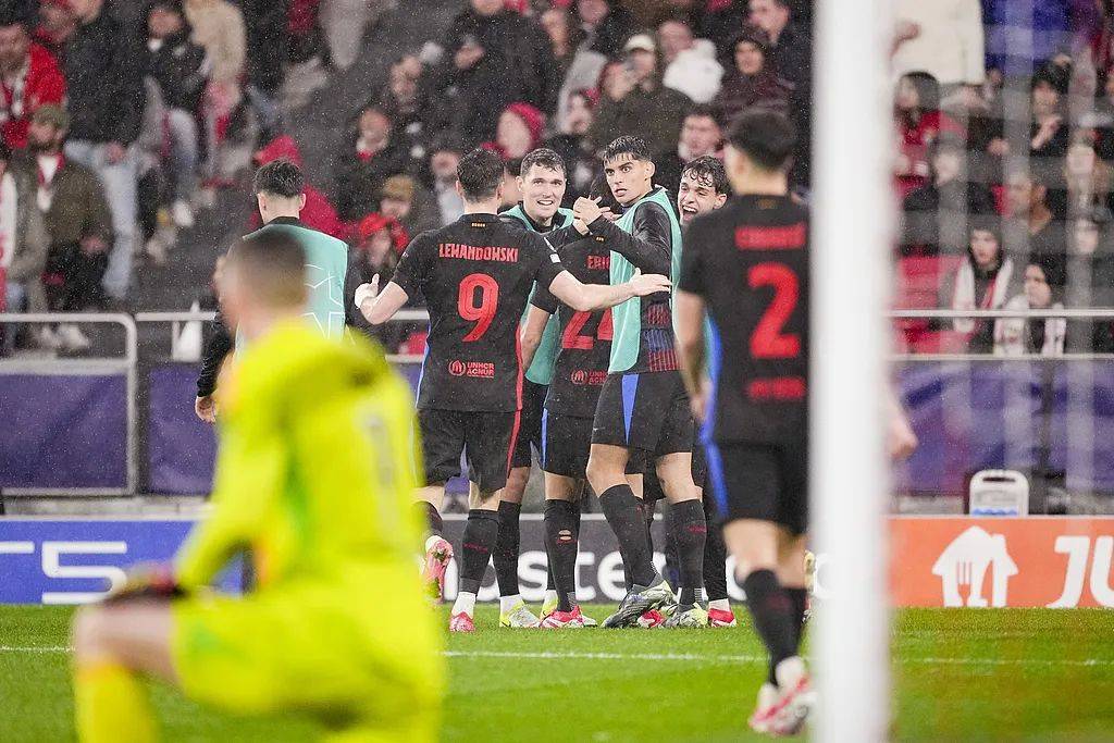 阿贾克斯双杀对手,锁定欧冠16强资格 阿贾克斯双杀对手,锁定欧冠16强资格