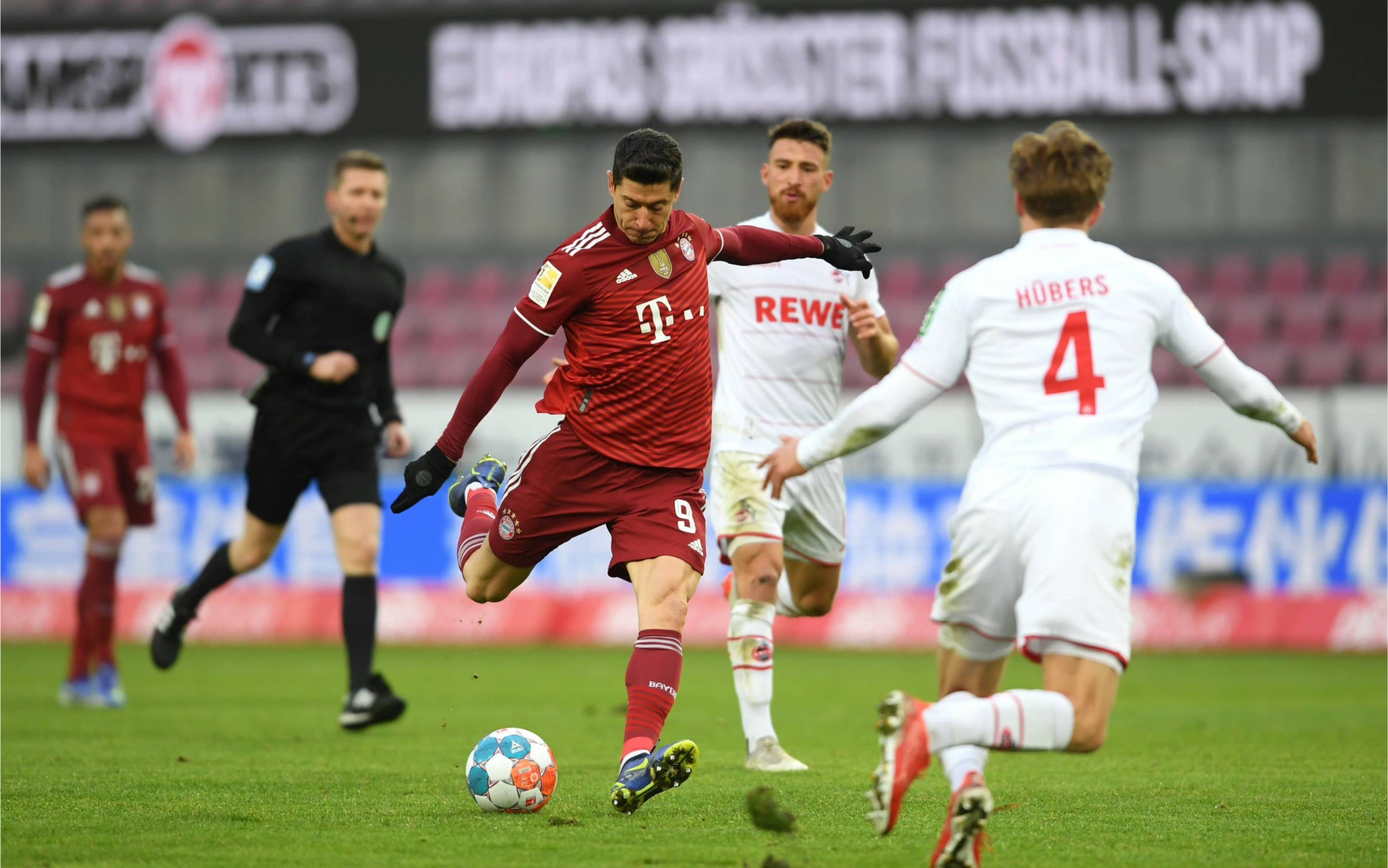 拜仁慕尼黑中场球员受伤离场 拜仁慕尼黑中场球员受伤离场