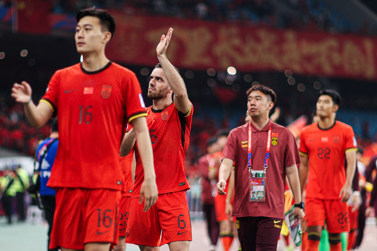 国际赛场上,中国球员展现出色表现 国际赛场上,中国球员展现出色表现