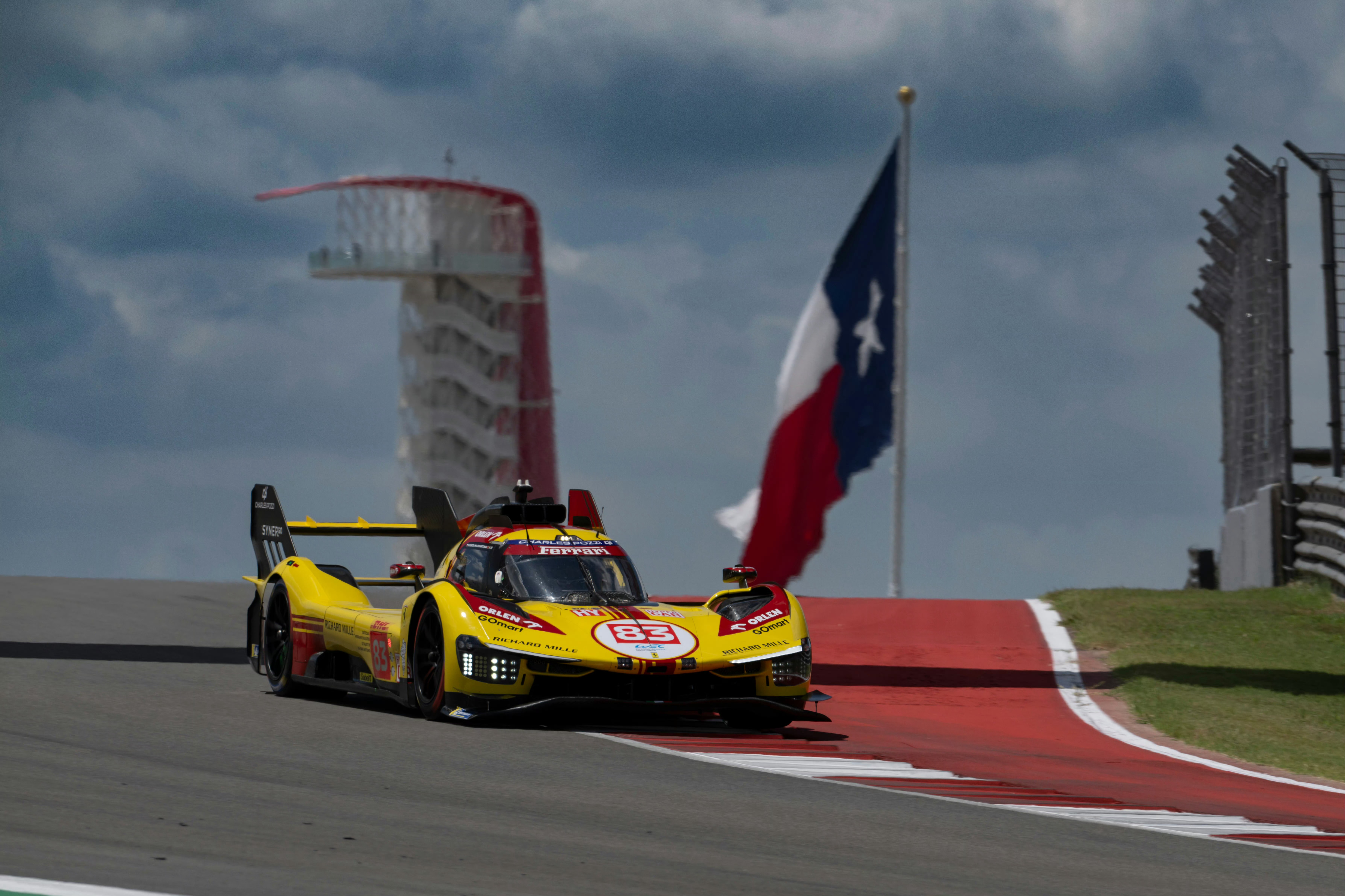 出色表现赢得掌声,瞬间完美诠释球员魅力 出色表现赢得掌声,瞬间完美诠释球员魅力