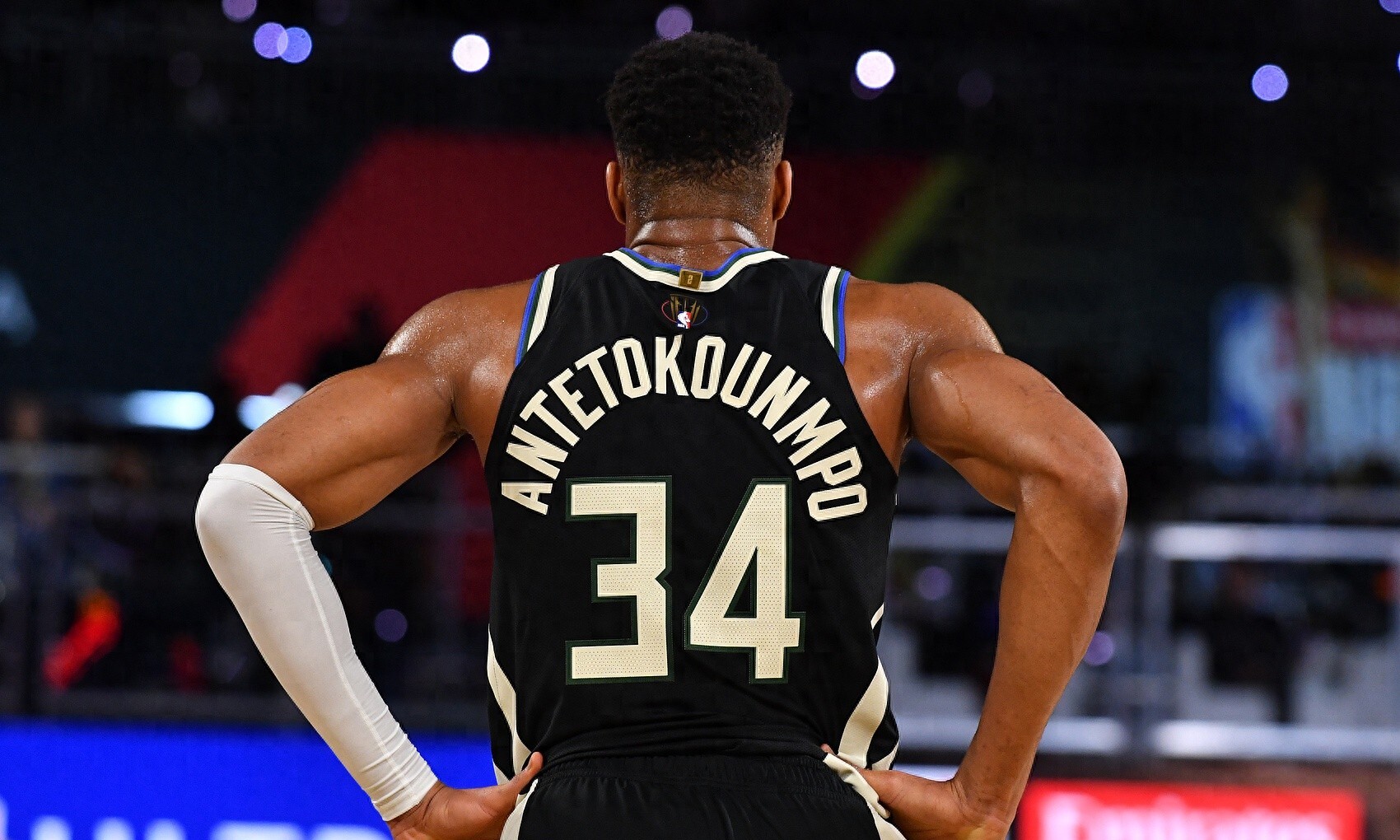 雄鹿大胜独行侠,字母哥状态火热 雄鹿大胜独行侠,字母哥状态火热