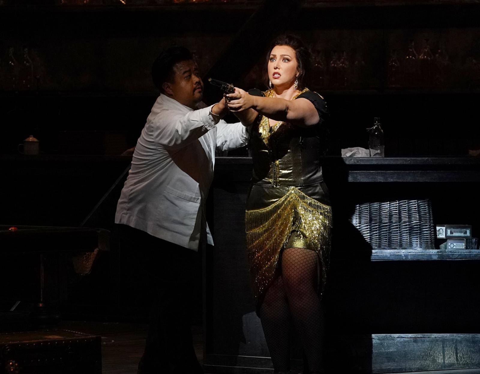 兰斯表现出色,取得令人瞩目胜利 兰斯表现出色,取得令人瞩目胜利