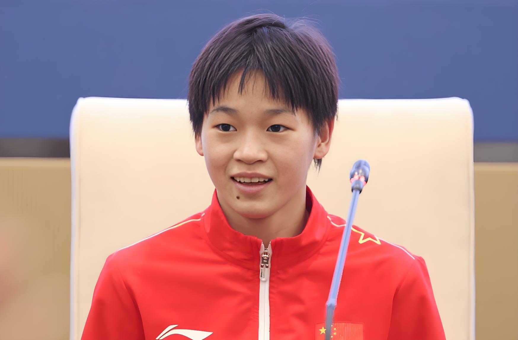 中国跳水选手刷新世界记录,惊艳全场 中国跳水选手刷新世界记录,惊艳全场