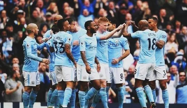 谁能笑到最后?足球联赛强强对话 谁能笑到最后?足球联赛强强对话