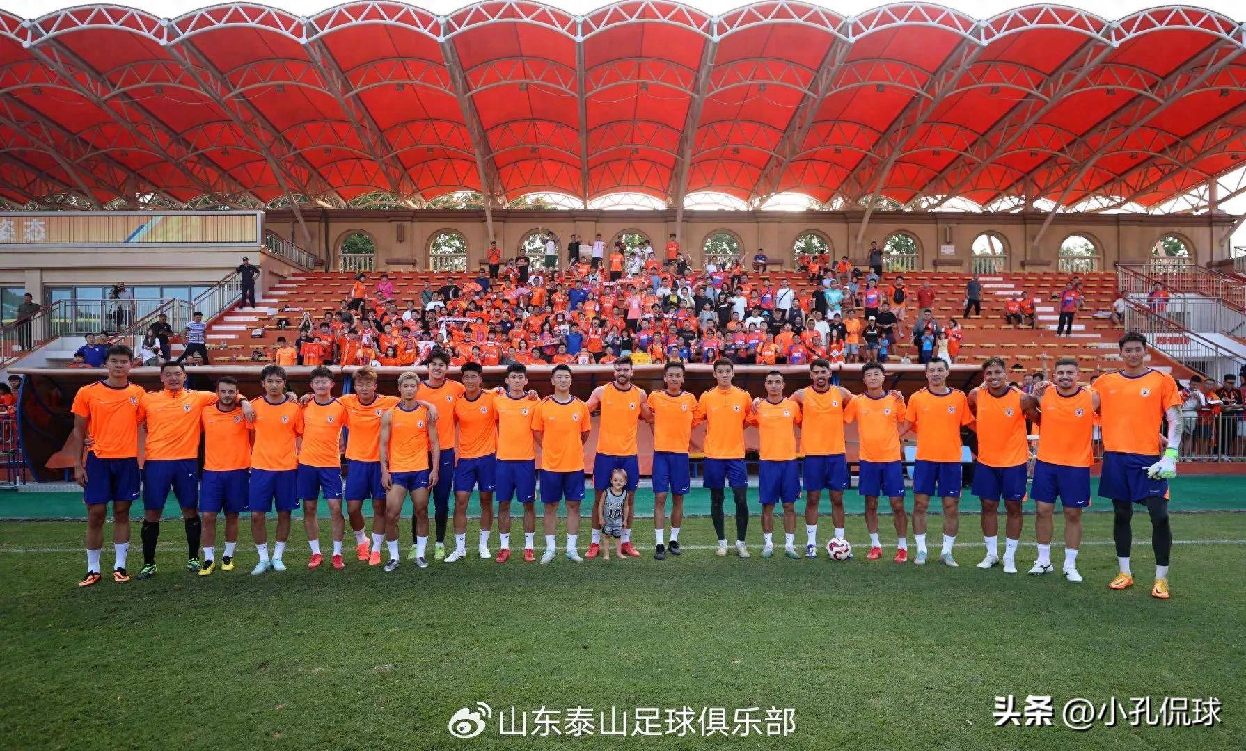 球队整体表现不佳,球员间默契应该继续培养 球队整体表现不佳,球员间默契应该继续培养