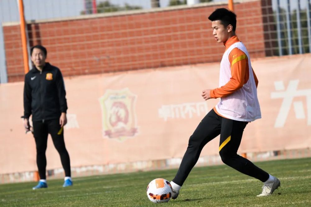 球队备战国际锦标,队员备战状态好 球队备战国际锦标,队员备战状态好