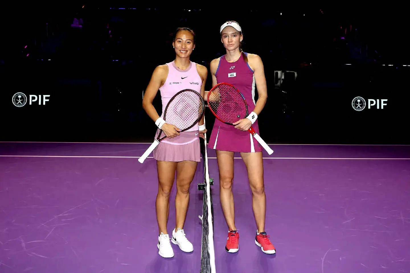 双方实力相当,比赛进展惊心动魄 双方实力相当,比赛进展惊心动魄